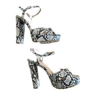 Mob Wife B & W Faux Snakeskin Strappy Block Platform Heels, US 7.5 EU 38 New